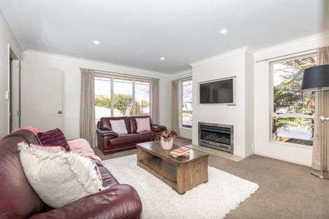 Photo of property in 2 Cabernet Close, Rototuna, Hamilton, 3210