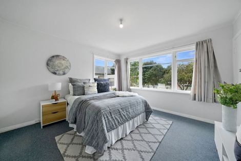 Photo of property in 12 Karaka Grove, Raumati Beach, Paraparaumu, 5032