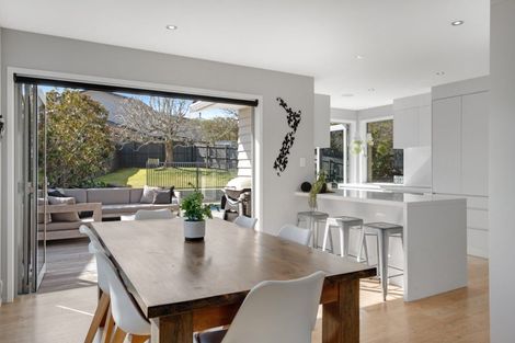 Photo of property in 62 Evelyn Road, Cockle Bay, Auckland, 2014