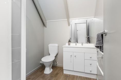 Photo of property in 27 Gledstane Road, Stanmore Bay, Whangaparaoa, 0932