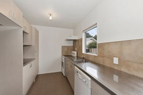 Photo of property in 2 Dale Place, St Andrews, Hamilton, 3200