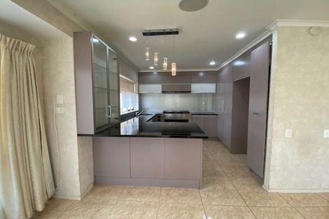 Photo of property in 14 Tolben Place, Golflands, Auckland, 2013