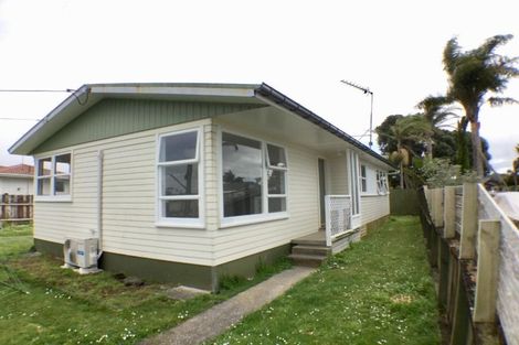 Photo of property in 42 Doment Crescent, Orewa, 0931