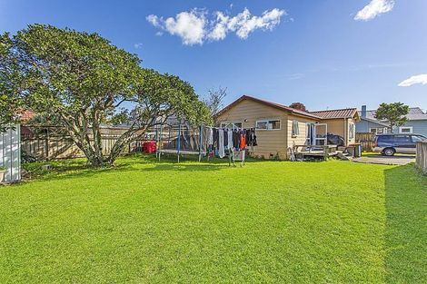 Photo of property in 2 Vine Street, Mangere East, Auckland, 2024