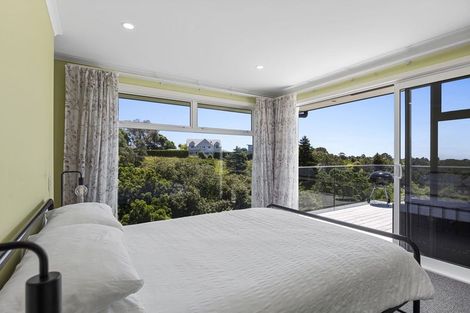 Photo of property in 3 Kapurau Lane, Merrilands, New Plymouth, 4312