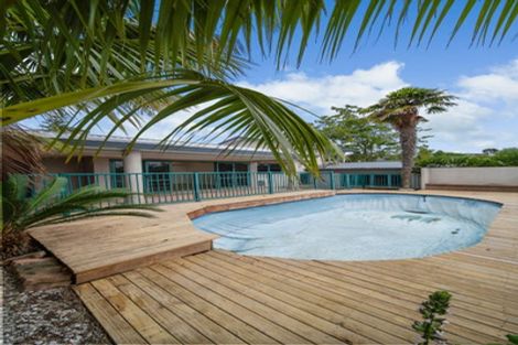 Photo of property in 89 Evelyn Road, Cockle Bay, Auckland, 2014