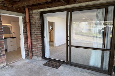 Photo of property in 3 Gill Crescent, Blockhouse Bay, Auckland, 0600