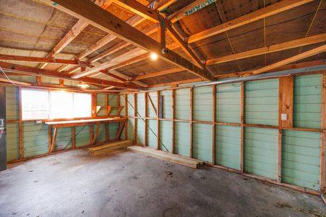 Photo of property in 15 Leander Place, Milson, Palmerston North, 4414