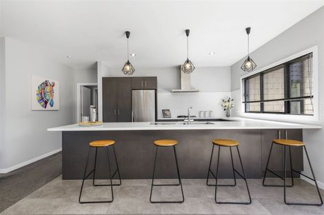 Photo of property in 43 Shrule Place, Huntington, Hamilton, 3210