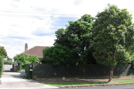 Photo of property in 17a Alberta Street, Point Chevalier, Auckland, 1022