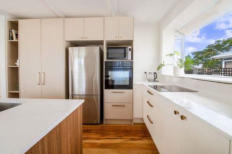 Photo of property in 1 Galt Street, Hawera, 4610