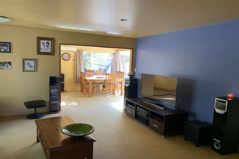 Photo of property in 1 Dymock Place, Bishopdale, Christchurch, 8053