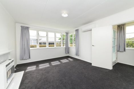 Photo of property in 33 Crewe Crescent, Hokowhitu, Palmerston North, 4410