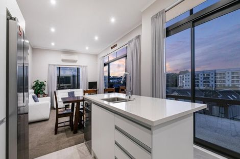 Photo of property in 41 Maka Terrace, Orewa, 0931