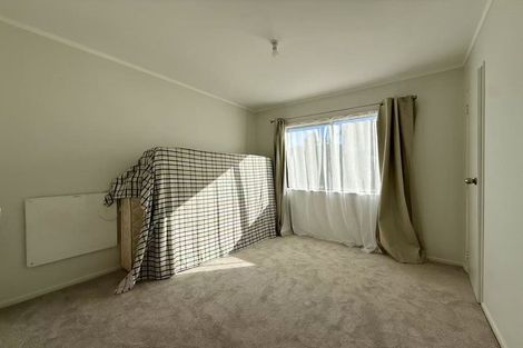 Photo of property in 33 Lagoon Way, West Harbour, Auckland, 0618