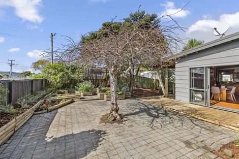 Photo of property in 1 Bay View Road, Raglan, 3225