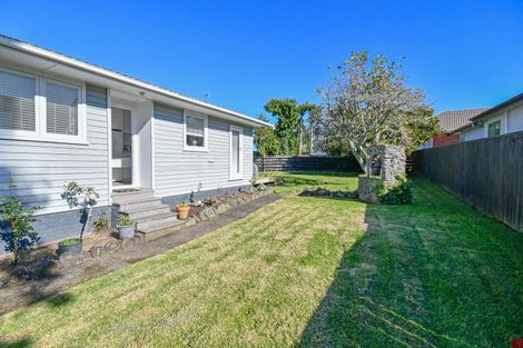 Photo of property in 5 Grimshaw Place, Henderson, Auckland, 0612
