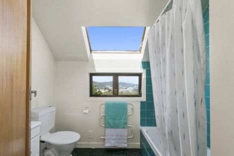 Photo of property in 9 Jenness Grove, Harbour View, Lower Hutt, 5010