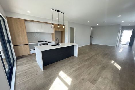 Photo of property in 2/10b Huka Road, Birkenhead, Auckland, 0626