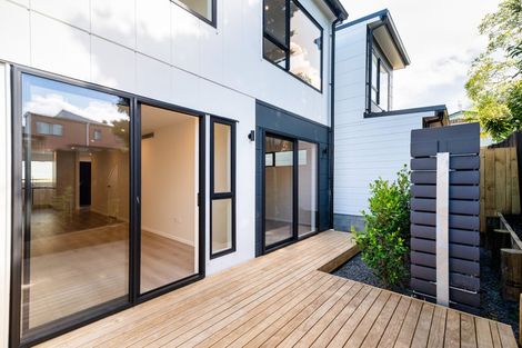 Photo of property in 21c Crosby Road, West Harbour, Auckland, 0618