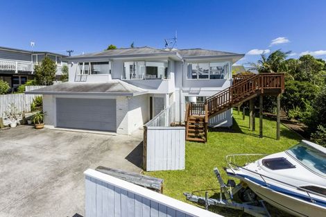 Photo of property in 2/133 Carlisle Road, Northcross, Auckland, 0632