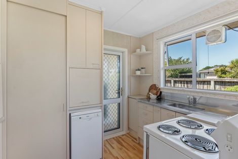 Photo of property in 10 Walton Road, Paraparaumu Beach, Paraparaumu, 5032