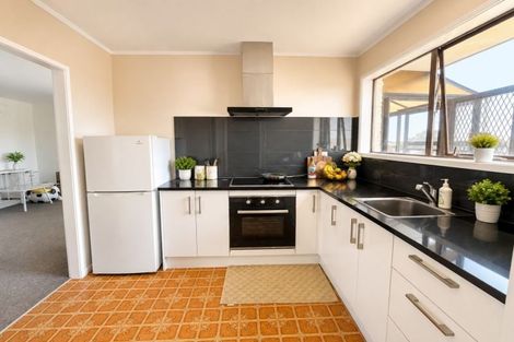 Photo of property in 2/1 Parker Avenue, New Lynn, Auckland, 0600