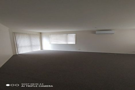 Photo of property in 24 Woodcroft Way, Pukekohe, 2120