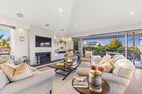 Photo of property in 86 Marine Parade, Mellons Bay, Auckland, 2014