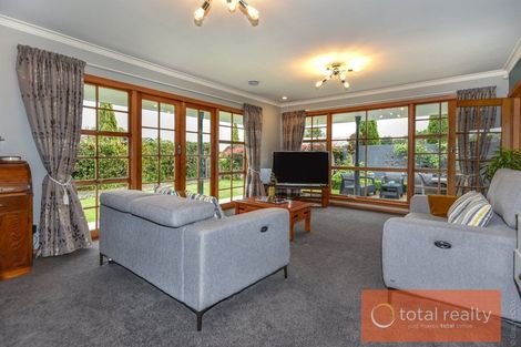 Photo of property in 14 Oldham Crescent, Halswell, Christchurch, 8025