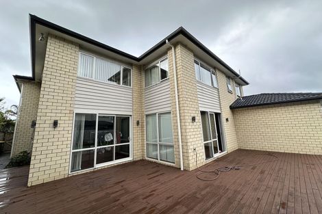 Photo of property in 72 Harrowglen Drive, Northcross, Auckland, 0630