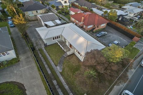 Photo of property in 36 Pine Avenue, Henderson, Auckland, 0612