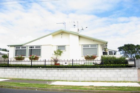 Photo of property in 24 Belair Avenue, Blagdon, New Plymouth, 4310