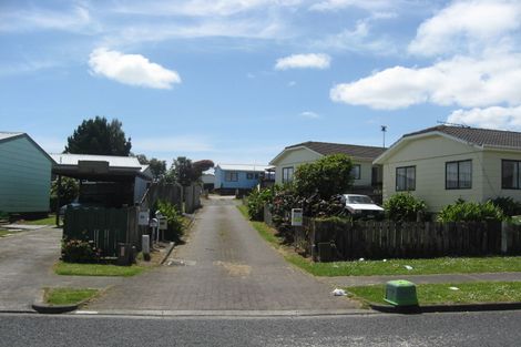 Photo of property in 1/6 Maplesden Drive, Clendon Park, Auckland, 2103