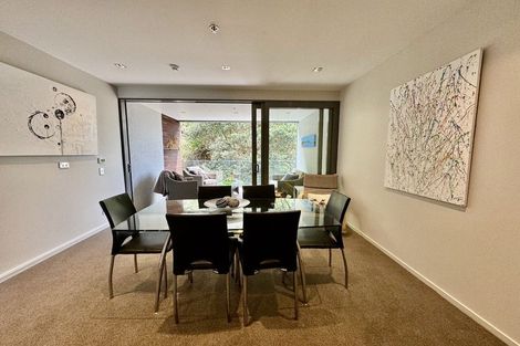 Photo of property in Patent 326 Apartments, 214s/326 Evans Bay Parade, Hataitai, Wellington, 6021