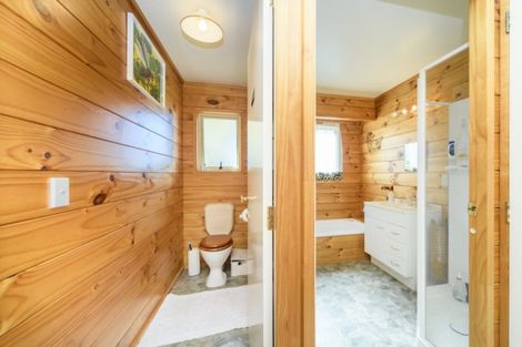 Photo of property in 7 Logan Way, Kelvin Grove, Palmerston North, 4414