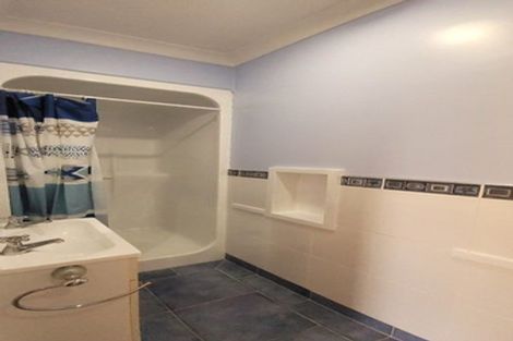 Photo of property in 31 Prince Regent Drive, Half Moon Bay, Auckland, 2012