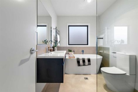 Photo of property in 1/40 Rose Berry Crescent, Flagstaff, Hamilton, 3210