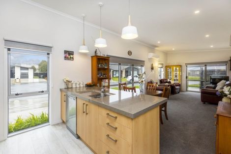 Photo of property in 3 Passchendaele Grove, Trentham, Upper Hutt, 5018