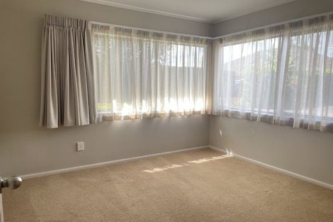 Photo of property in 16 Yarlside Place, Northpark, Auckland, 2013