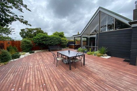 Photo of property in 9 Truscott Grove, Awapuni, Palmerston North, 4412