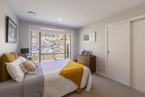 Photo of property in 75 Oak Road, Poraiti, Napier, 4112