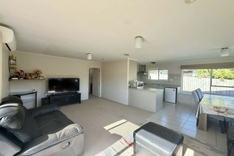 Photo of property in 17 Heaphy Street, Westown, New Plymouth, 4310