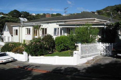 Photo of property in 3-5 Knoll Street, Island Bay, Wellington, 6023