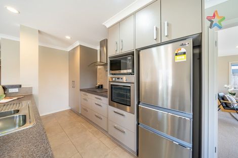 Photo of property in 27 Simpson Crescent, Raumati Beach, Paraparaumu, 5032