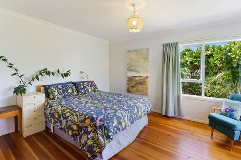 Photo of property in 32 Kiharoa Street, Otaki Beach, Otaki, 5512