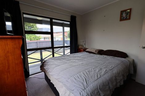 Photo of property in 4/7 Settlement Road, Papakura, 2110