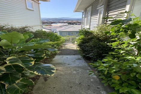 Photo of property in 22 Queens Drive, Kilbirnie, Wellington, 6022