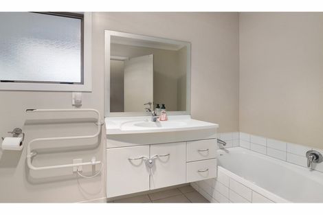 Photo of property in 45/64 Kawaha Point Road, Kawaha Point, Rotorua, 3010