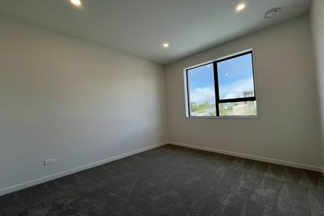 Photo of property in 11 Puihi Crescent, Massey, 0614